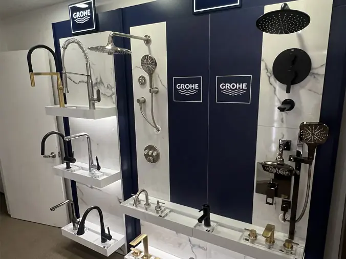 Ghroe plumbing bathroom and shower displat at Heieck Wholesale Supply